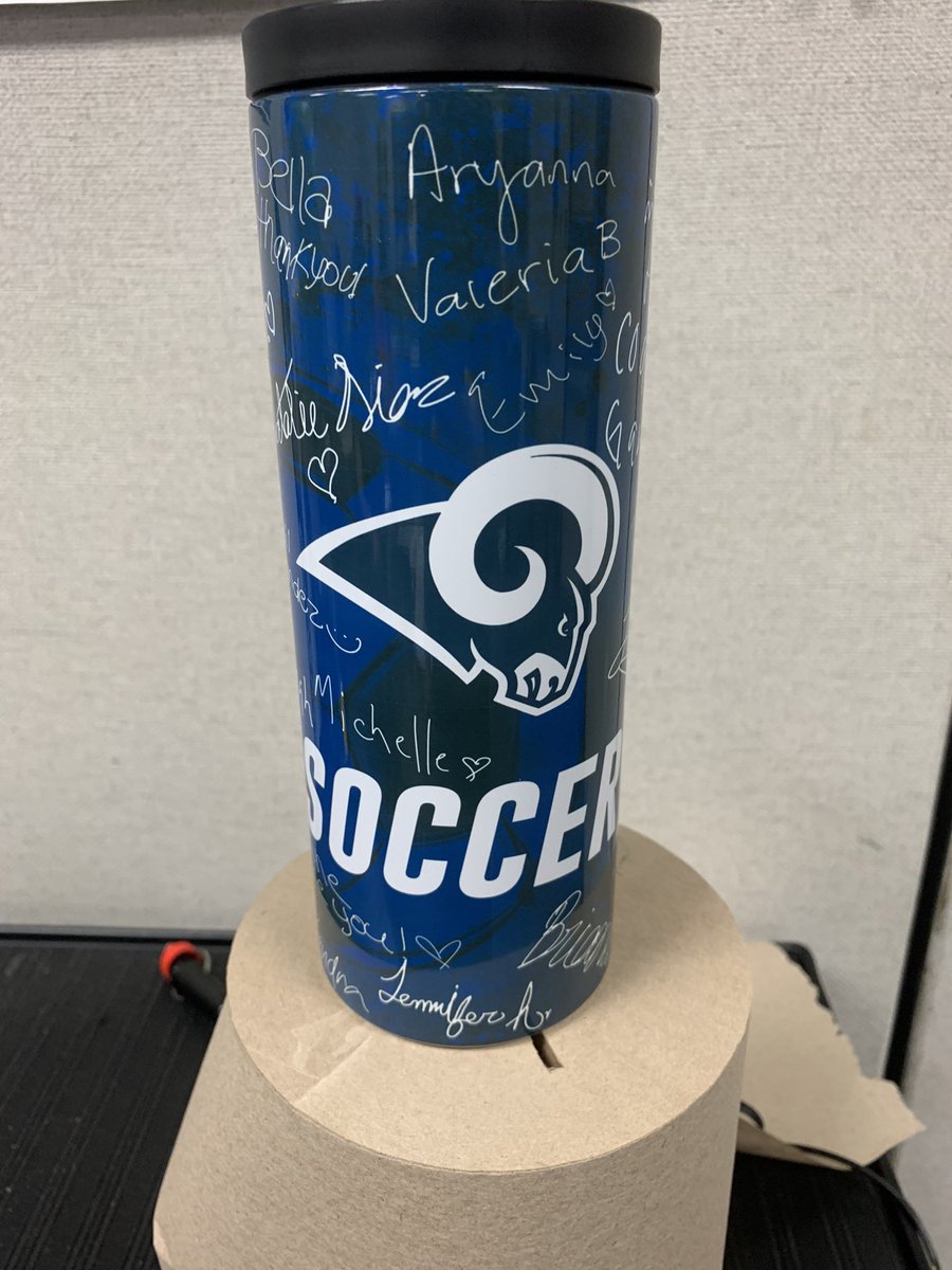TheRidgeSoccer's tweet photo. Anyone else have an assistant who drops by their class with custom made water bottles, signed by all their players? No? Just me?

Very grateful for all the behind the scenes support and organization Coach F provides! And obviously this awesome cup. https://t.co/rXpyoOEpnD