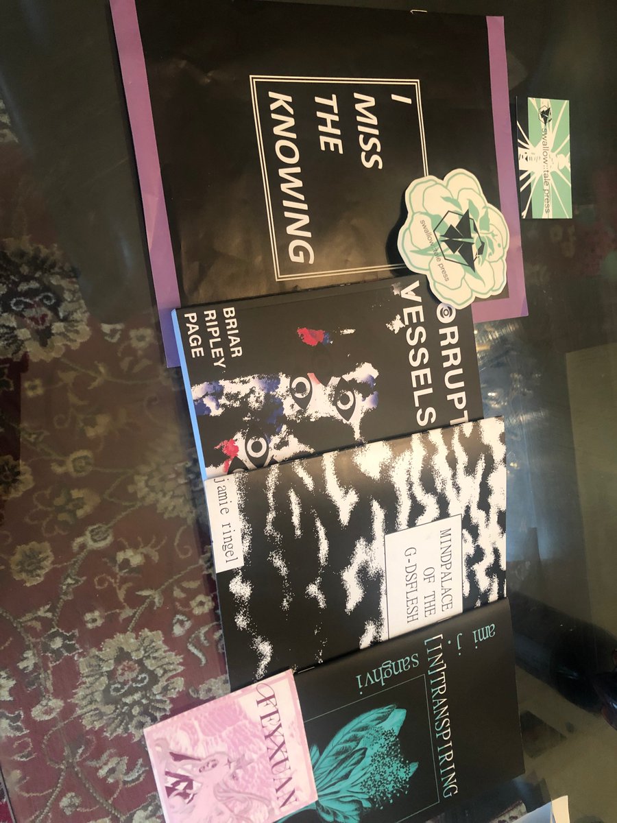 Sneilsonwwh's tweet photo. The @swallowtelling catalogue came, it came! Yay

@feyxuan @CavarSarah  genius https://t.co/1KbJKjmrz0