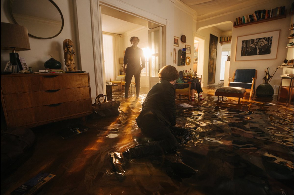 NetflixLAT's tweet photo. Alejandro G. Iñárritu está de vuelta con su próximo largometraje, BARDO, FALSA CRÓNICA DE UNAS CUANTAS VERDADES.
La película, protagonizada por Daniel Giménez Cacho y Griselda Siciliani, es una comedia nostálgica que muestra un viaje personal, filmada en la Ciudad de México. https://t.co/TWoyv9YvdE