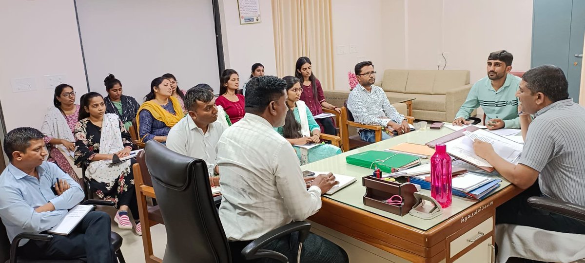 MidGir's tweet photo. આજ રોજ નાયબ કલેકટરશ્રી, એમ.ડી.એમ.ના અધ્યક્ષ સ્થાને ડી.પી.ઓ.શ્રી, ડી.એસ.એમ.શ્રી, નાયબ મામલતદાર, એમ.ડી.એમ. સુપરવાઈઝર  સાથે બેઠક યોજી એમ.ડી.એમ.ના મુદ્દાઓની સમીક્ષા કરવામાં આવી તથા આઇ.સી.આઈ.સી. બેંકના સિંગલ નોડલ એજન્સી વીશે તાલીમ આપવામાં આવી. https://t.co/v7rQl17Daq