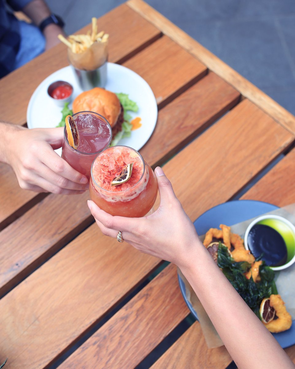 Can it be lunchtime all the time? 😆 One of the best spots in the Arts District, <a href="/sloanescorner/">sloanescorner</a>, always has some great meals cooked up! 🍽️