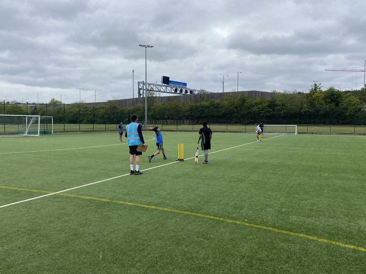 Fantastic atmosphere after school <a href="/ChallneyBoys/">Challney Boys | Luton</a> for year 10 inter-house! 2nd place for Akeman. Well done to all students that represented us! 🟢🏏🥈