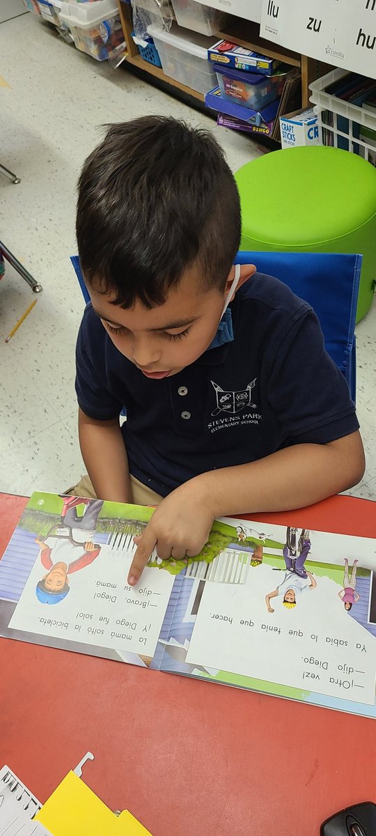 DeborahICastro's tweet photo. READING Records are on the way. Lots of my kinder babies are reading 📚 above grade level and are ready for 1st grade!! So excited for them.
@MsBenavidez @adam_pink_disd @ReadAloudDISD @DallasReads @BilingualEsl @SMSx568 @BG_MrG #readingfirst https://t.co/jINC3J8P8o
