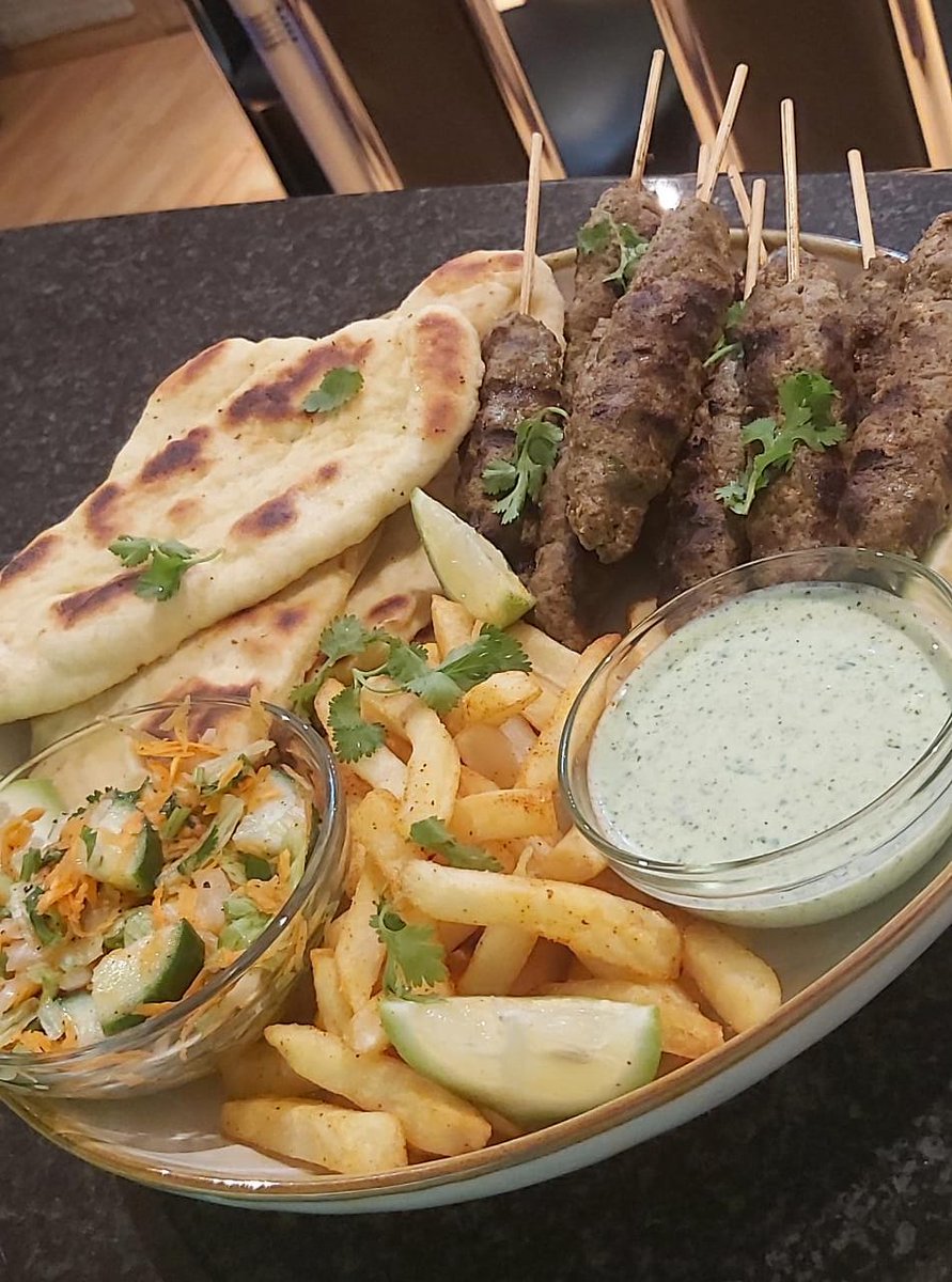 Neeresh01's tweet image. Damn delicious my private chef....Her 1st attempt @ Sheekh kebabs.