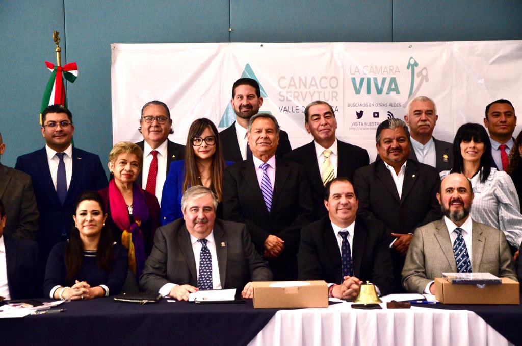 Con el Dr. Ricardo Sodi Cuellar, Magistrado Presidente del <a href="/PJEdomex/">Poder Judicial Edomex</a> y el Magistrado Sergio Valls, Director del Centro de Mediación, Conciliacion y Justicia Restaurativa se firmó un convenio que fortalecerá la relación entre el sector empresarial y el Poder Judicial.