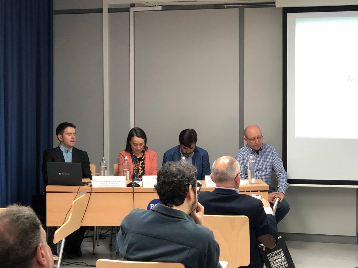 alex_montornes's tweet photo. Avui, dins de la Mobileweek, @restarting_bdn ha organitzat un acte molt interessant on hem parlat de "#Badalona Smart City, utopia o distòpia?"#mWeek2022 https://t.co/lLaLSD6waP