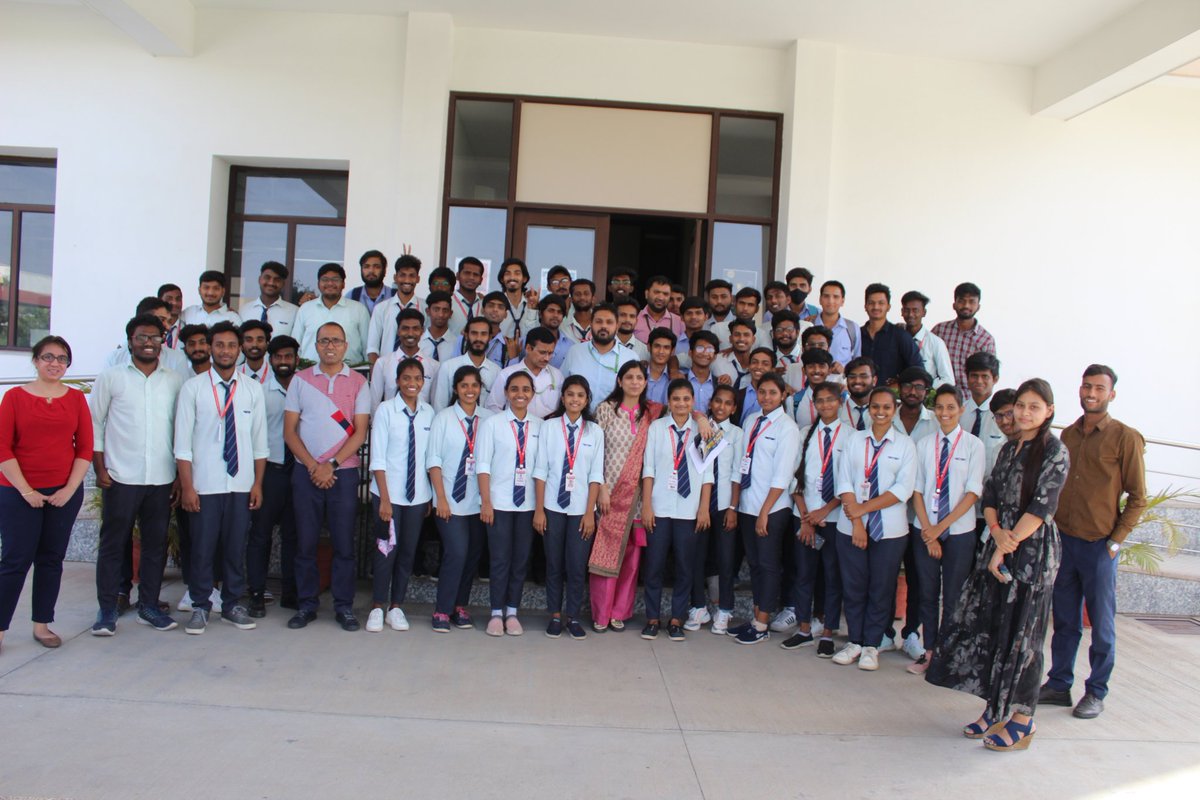 RahulKu61864514's tweet photo. #TodayNews
@_VGUjaipur visited the Skill campus / #BSDU
#Participate in @BsduOfficial Community #Outreach Program and Experience #BSDUJaipur Today for a Better #Tomorrow.
#HappyStudents #Education #BSDUStudy #VGUJaipur #VGU #SkillIndia #TYPG https://t.co/qunOXZBXHP