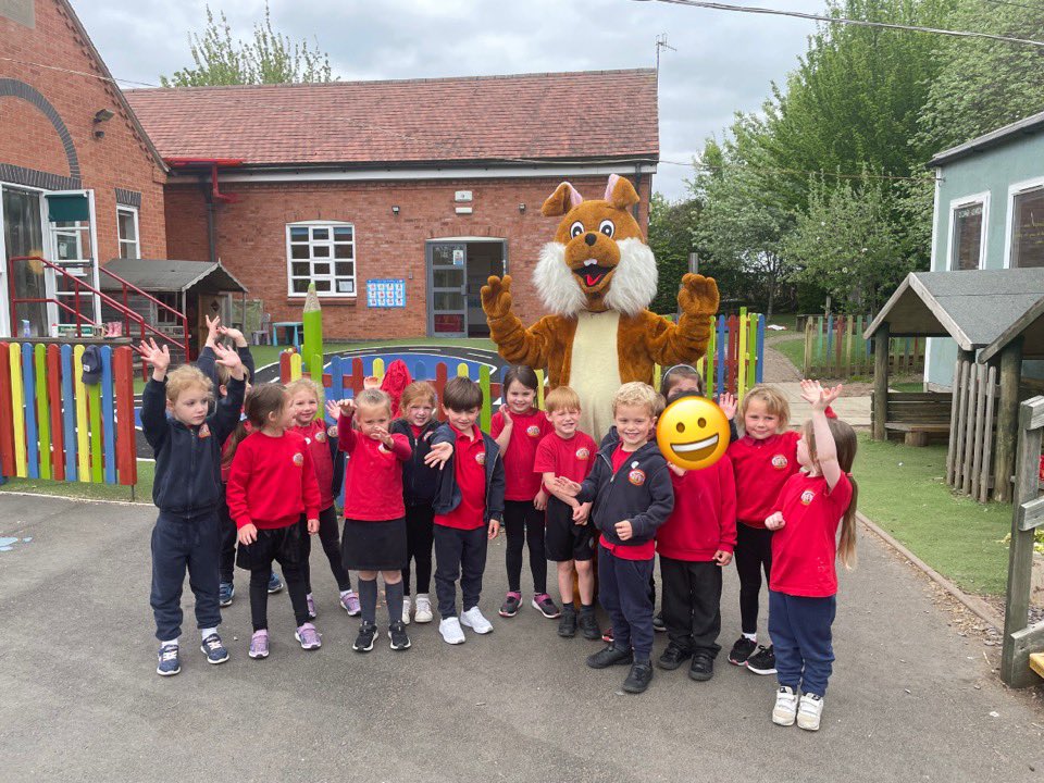 sytchampton's tweet photo. Thank you so much to our wonderful PTA and the Easter Bunny for a brilliant, slightly delayed, Easter Egg Hunt! The smiles on the childrens’ faces say it all! 👏🏼👏🏼 https://t.co/IRWByrsWlr