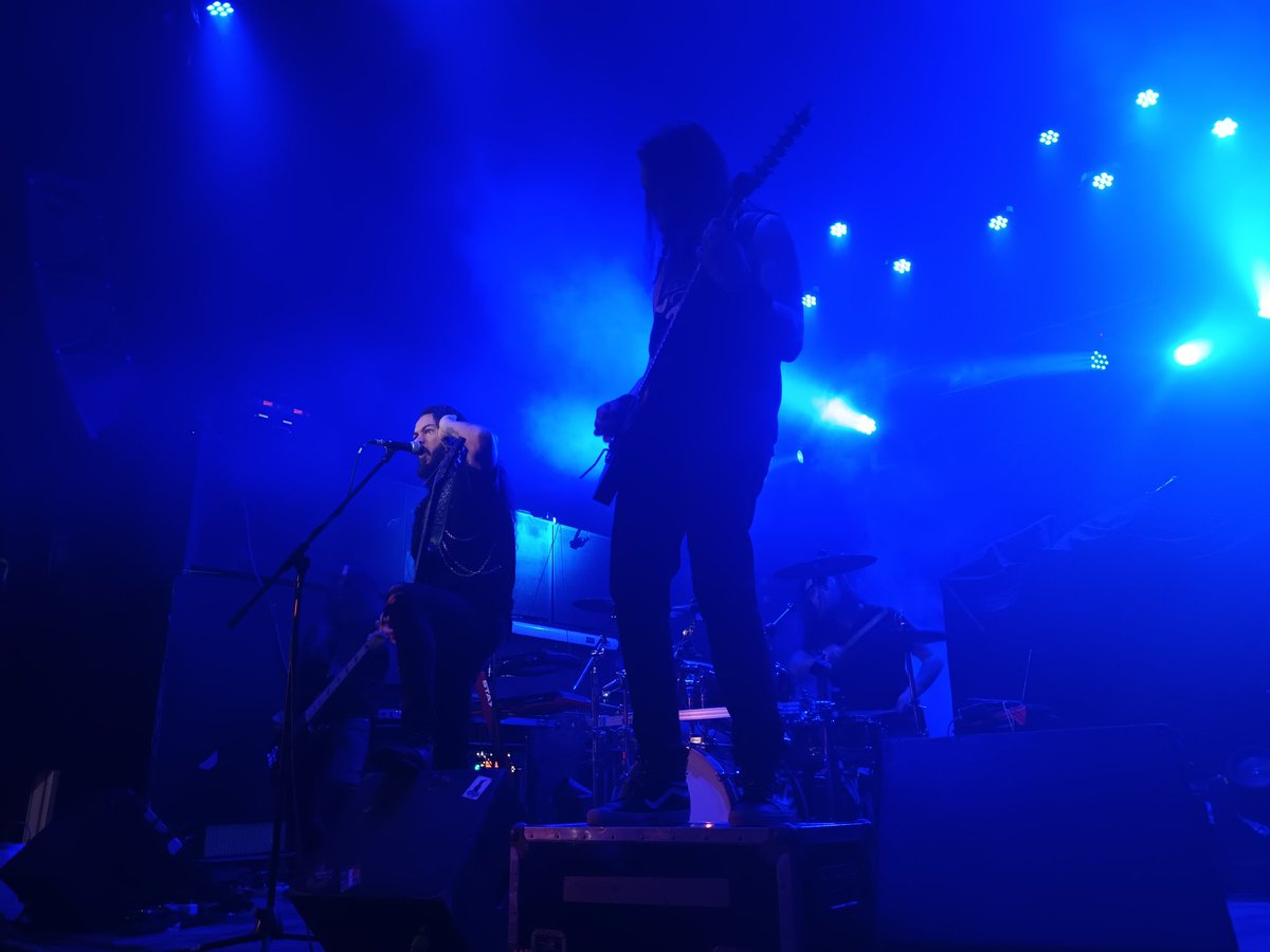 MetalGuardianes's tweet photo. #Eshtadur rompiendo el escenario, brutales!!! 🤘🤘🤘🤘 https://t.co/6Uw8sT9RD8