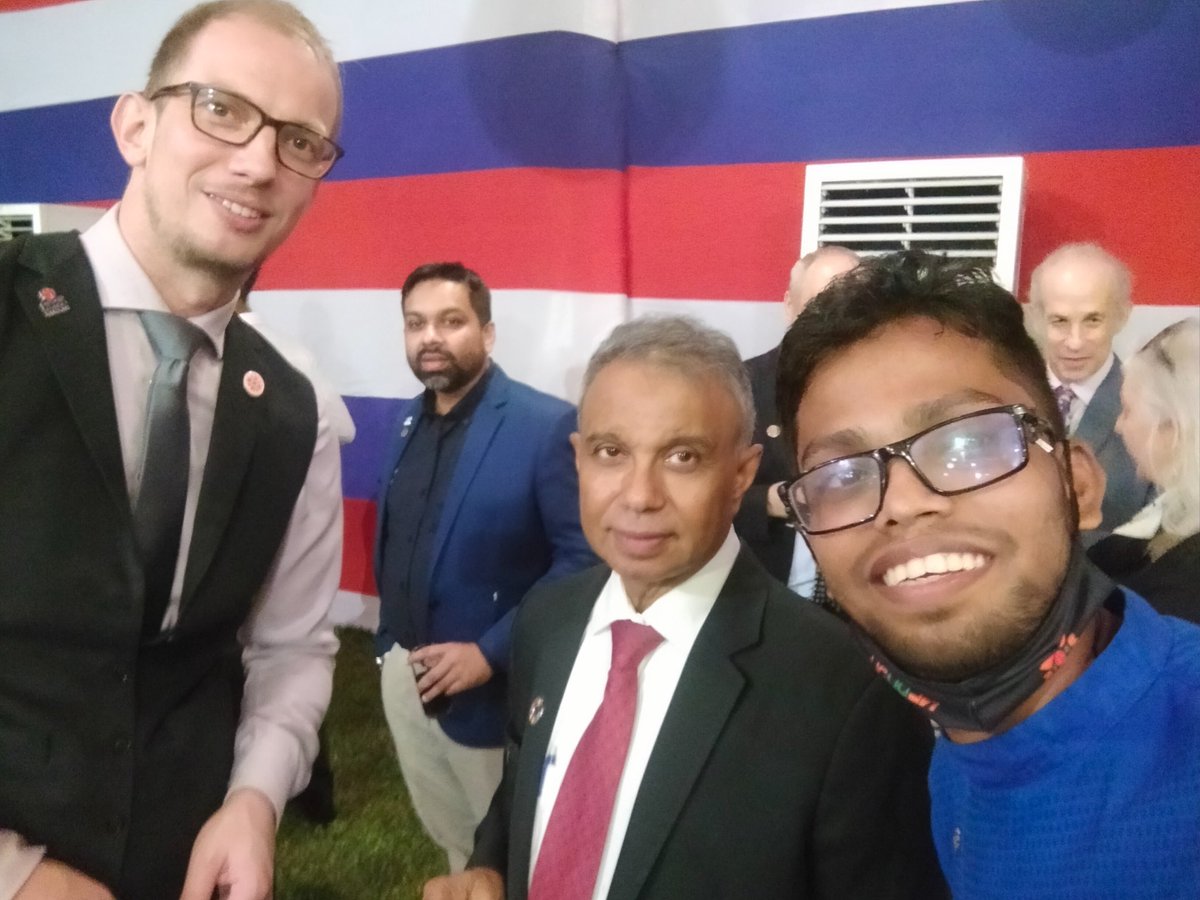 YouthNetGlobal's tweet photo. Our Executive Coordinator @SohanBMYP have honoured to join with the @NLinBD1 in celebrating the birthday of HM King #koningsdag2022.
Gezellig #koningsdag!
#NLBD50 @patel_javed @mattjcannell @NayokaMartinez @hamidullah_riaz @SCinBD @wearetmrwgp @GerAmbBD https://t.co/oYctWJgTYh