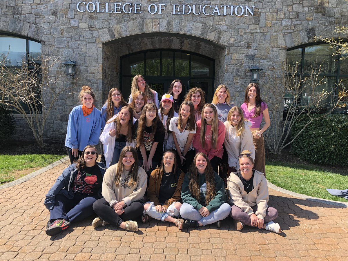 AshleyEPennell's tweet photo. On this last day of the semester, I’m grateful to work with these talented and thoughtful future teachers! To celebrate their last class together, students wrote hopes and wishes for one another for the summer and the professional learning ahead. https://t.co/6BLJgqOuNF