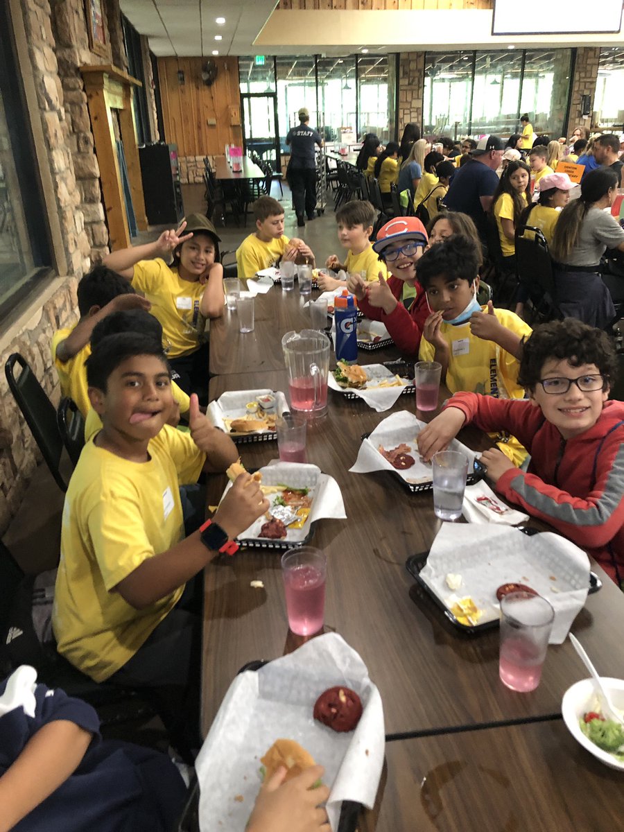 5th grade approves lunch at Sky Ranch @DCEtrailblazers