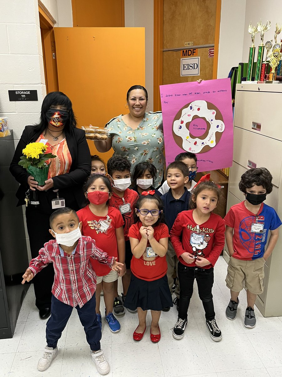 harleygrl80's tweet photo. Happy Secretaries Day Dominique! Even though you started in January you have been a great asset to this school and your hard work and dedication is never unnoticed! Enjoy your day, you deserve it! @JOSECARDENASECC https://t.co/8OOVrdwUqK