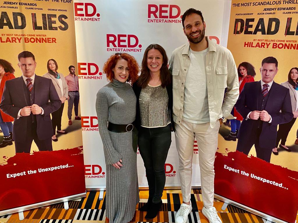 DoyleNeve's tweet photo. Such an amazing night performing @thepeterboroug1! And look at our surprise guest! @collectiveurban’s Amanda Beckman. Thank you so much for your support ❤️ https://t.co/AlPfIG85Yq