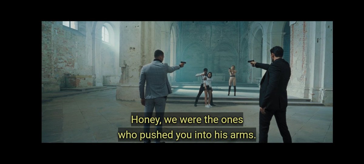 Potato_elham's tweet photo. #SpoilerAlert

I hate this scene!!!!!. Massimo didn't even say a word like " don't touch her and i will kill you " he's just stand there and like a statue😡😡

#365days #365daysnetflix #365daysThisday

🎬 365 days: this day https://t.co/6vPqNlL0KQ