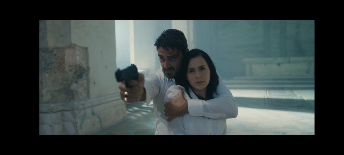 Potato_elham's tweet photo. #SpoilerAlert

I hate this scene!!!!!. Massimo didn't even say a word like " don't touch her and i will kill you " he's just stand there and like a statue😡😡

#365days #365daysnetflix #365daysThisday

🎬 365 days: this day https://t.co/6vPqNlL0KQ