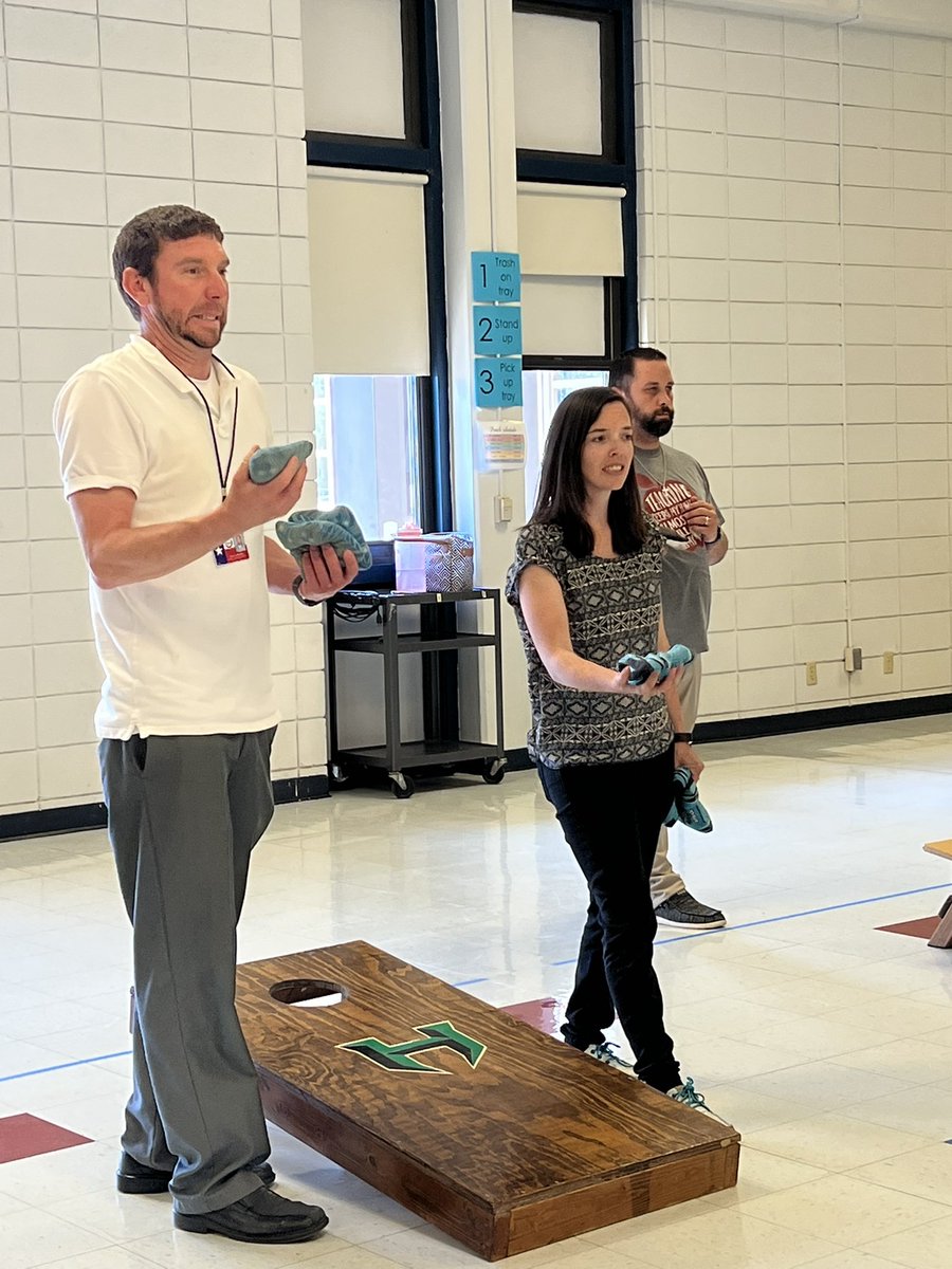mrs_rpaul's tweet photo. Does your school have a Cornhole Club?! Well, @haynes_nwa does! Kids teamed up with adults from across the district for a tournament &amp; had SO much fun! @wfisdschools #iamwfisd #growingHaynes #beepbeep @TristanBrowne https://t.co/iUyK1tbshY
