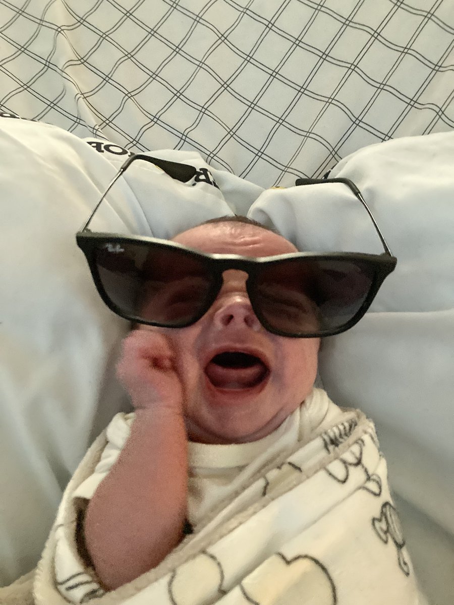 suttlebear's tweet photo. Very Elton John https://t.co/wAJ7vkM2zi