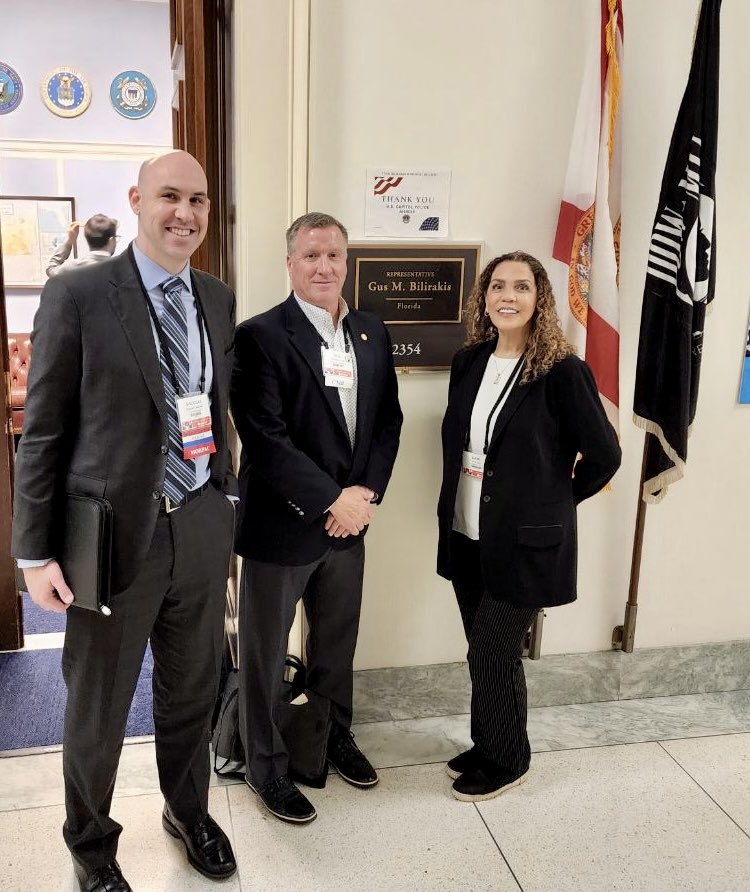 Niems42's tweet photo. Fun day in DC advocating for mortgage lenders
#MBANAC22 https://t.co/s315DBHh3i