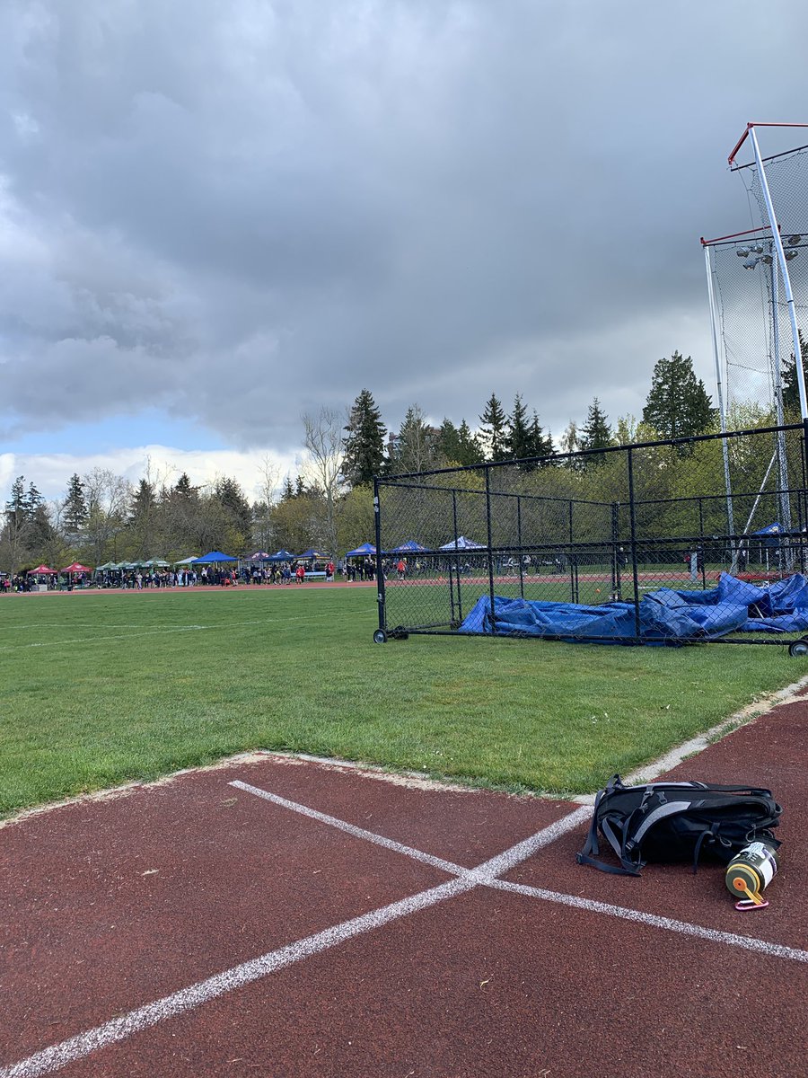 dixondragons's tweet photo. Track Team - over 50 Dragons out at UBC for a beautiful day of competition. Lots of courage and resilience! Ps the last pic is innovative executive functioning 🤩 #dixonpride #honouringself https://t.co/4e40kO2ps7