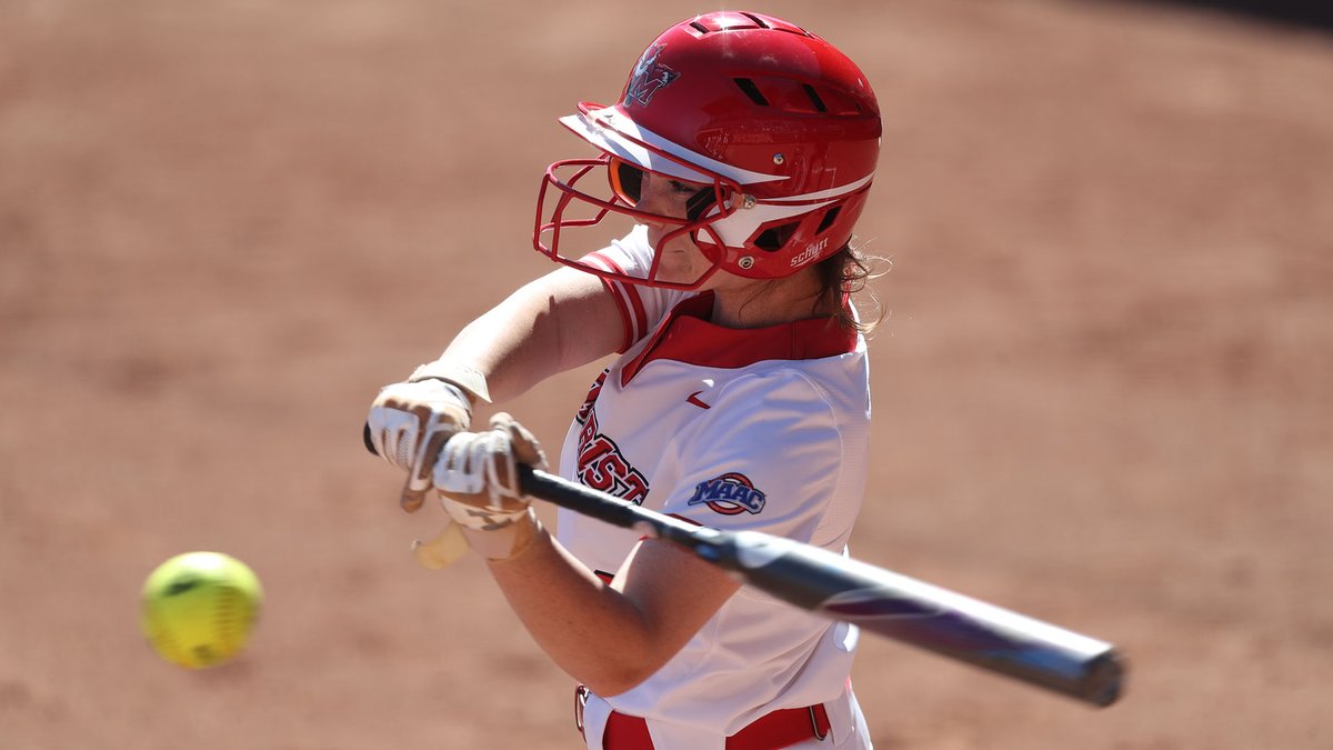 MaristSoftball's tweet photo. π¨ #SheWentDeep alert π¨
Alyssa Grupp with a line shot to center for her first collegiate homer!!
Deuces wild at Gaelic Park - 2-2, top 2 https://t.co/NVuZBIfwAr