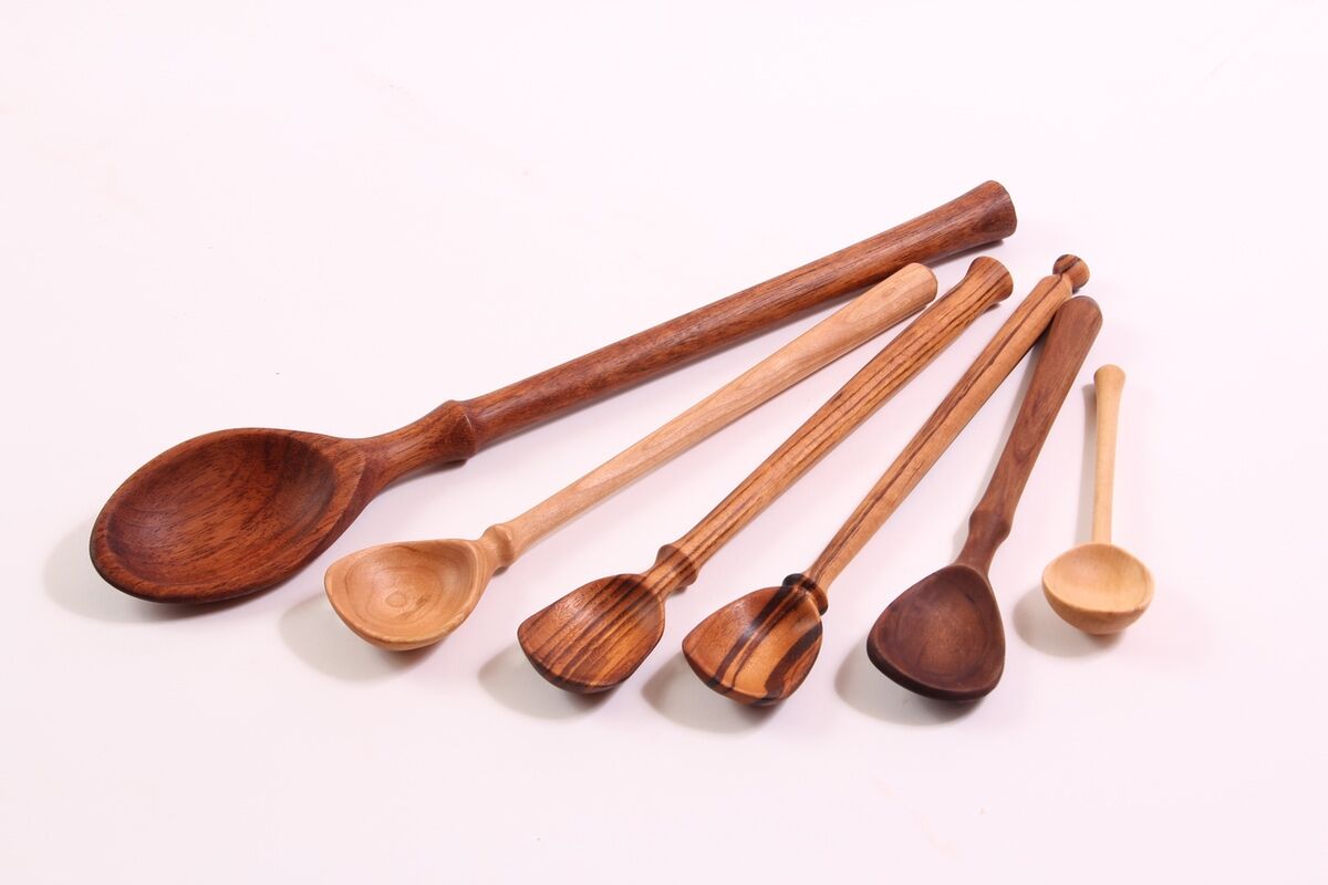 Woodcraft's tweet photo. #HowDoYouWoodwork We want to see your #carvings! Bowls, spoons, relief carvings, etc. In progress or finished works- your choice! Check out these cool carved #spoons! https://t.co/w5BZfnNnm3 #Woodcraft #woodworking #wood #carving #spooncarving #carvingtools #chipcarving https://t.co/8hdgk1d7d9