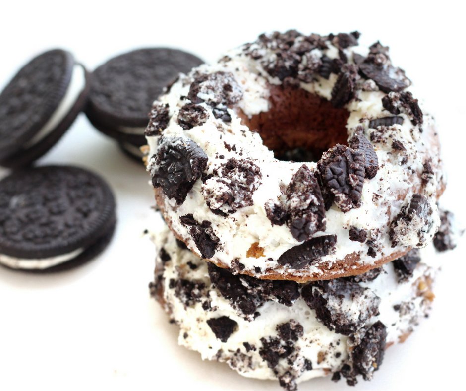 FitFoodieMama's tweet photo. Run and then refuel with these #dairyfree Cookies N' Creme Donuts! https://t.co/3uNxj5lfWS #runchat #willrunfordonuts #fuelsmarter https://t.co/zYPQYdpiB9