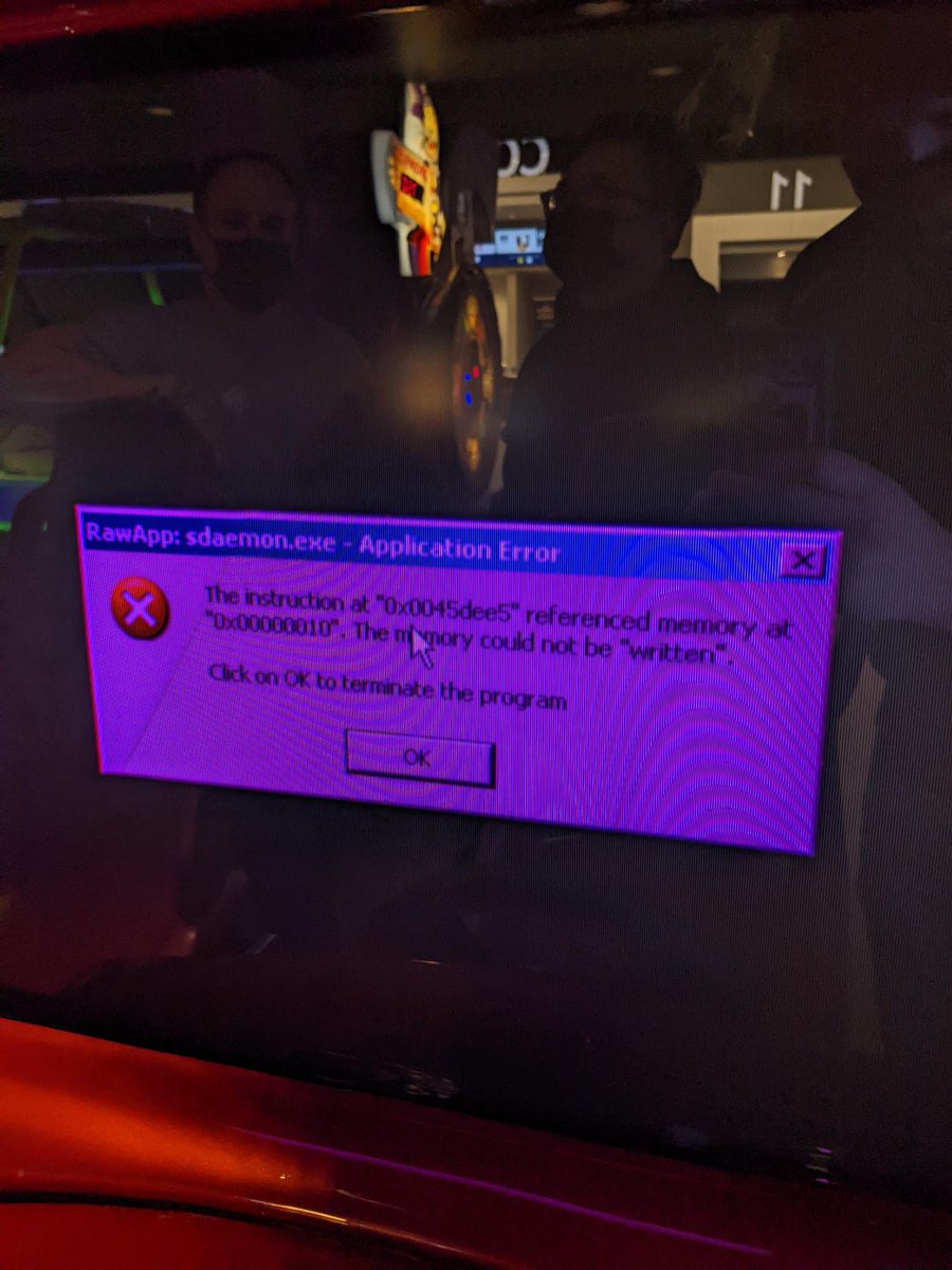 Linus Tech Tips tweet media