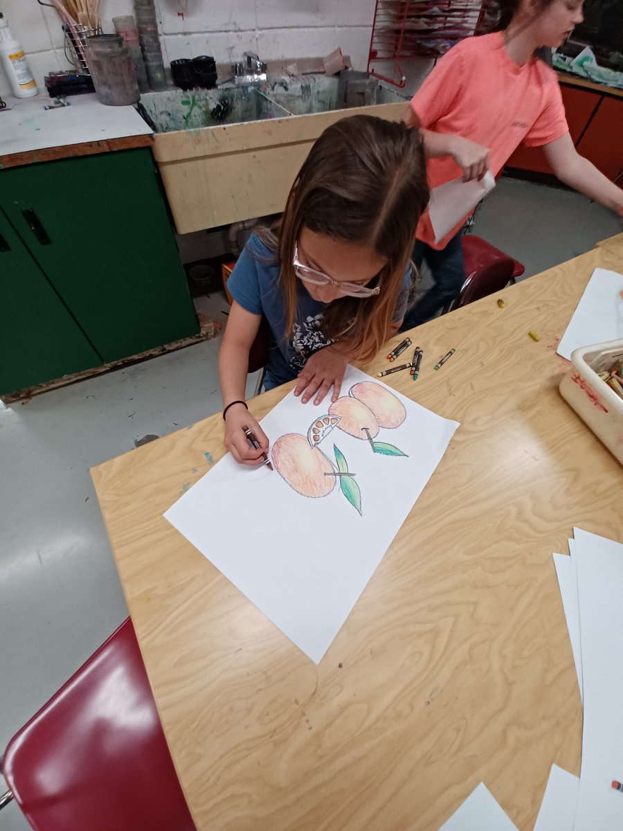 MrsHeddleson's tweet photo. These 3rd graders found their light source. https://t.co/EYDg5VZxj2