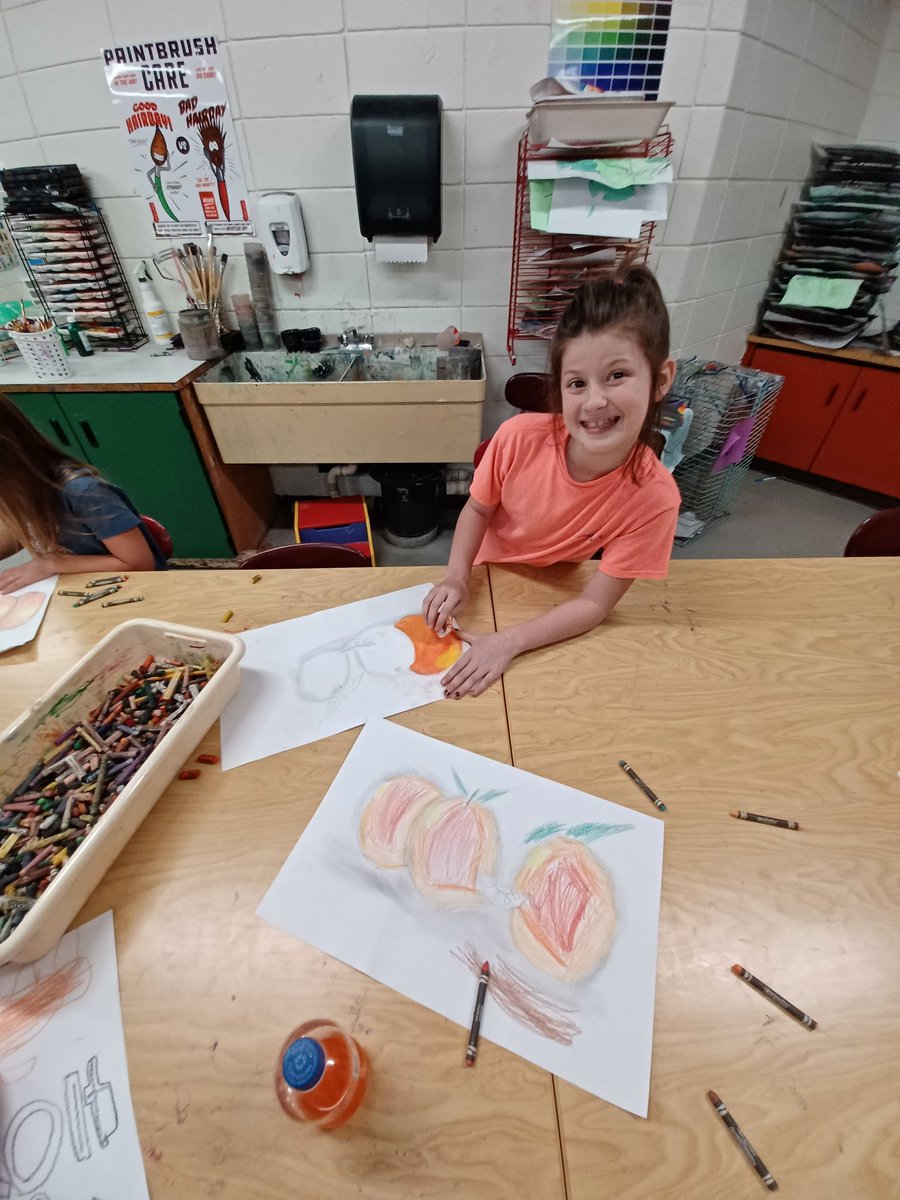 MrsHeddleson's tweet photo. These 3rd graders found their light source. https://t.co/EYDg5VZxj2