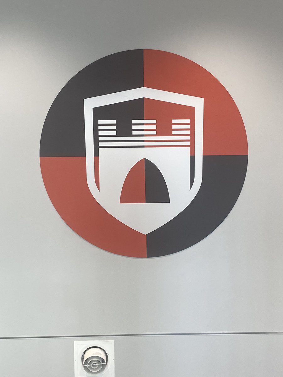 CastlebraeCCC's tweet photo. 🔴⚫️ What a day for our community! Our young people returned to their new school today and what a learning environment we have to continue our journey! We are all so proud to be Castlebrae Community Campus 🔴⚫️ https://t.co/4TnhWnh71u
