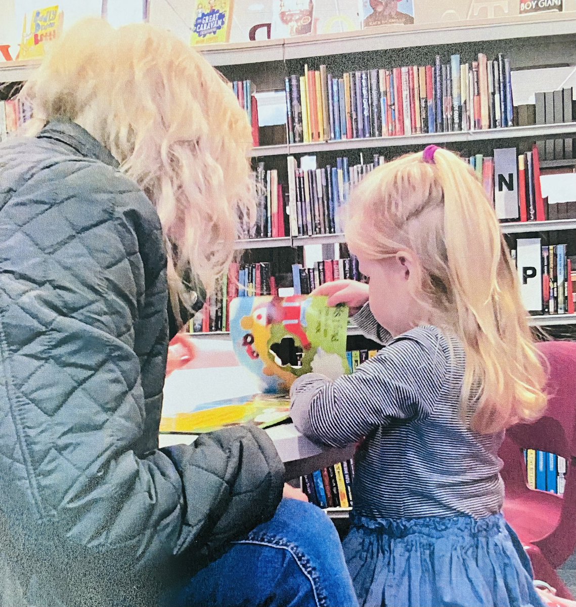 clockwork_aul's tweet image. We love books!! 📚📕📚📘This week we have been to visit Ashton library and met up with some of our families.. the children love exploring and reading 😍 #tameside #earlyyears #languageDevelopment