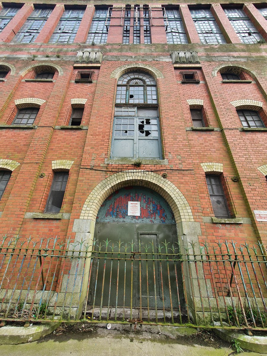 This old Odlums building in Cork is a real stunner, no doubt there Even the decay can't detract from its wonderful aesthetic They designed & built them to last back in the day Beautiful, functional & durable ❤️🤍 A member of #DerelictIreland