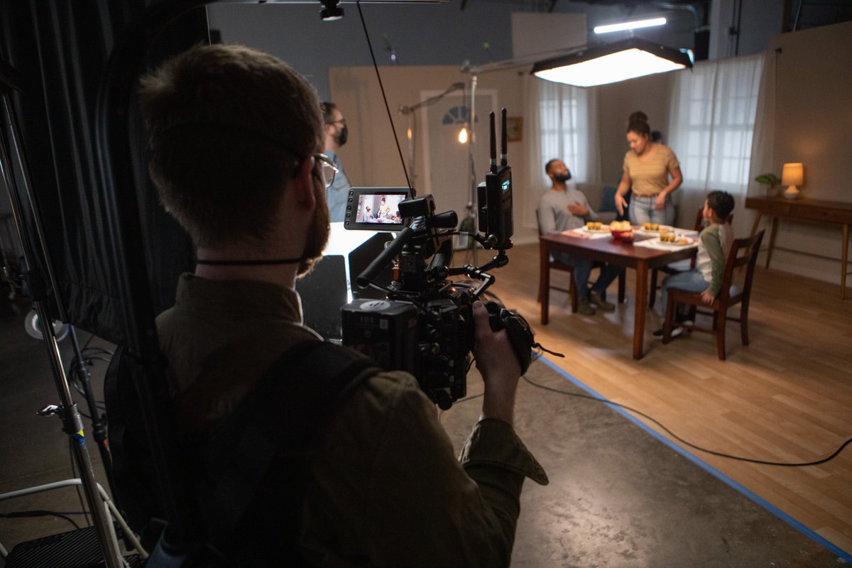 Stephan_Brady's tweet photo. A #BehindTheScenes look from our video shoot with The Diligent Company. We loved developing this project from concept to completion for Pound of Ground®.

#ClientWork #Marketing https://t.co/RctrFn9Bds