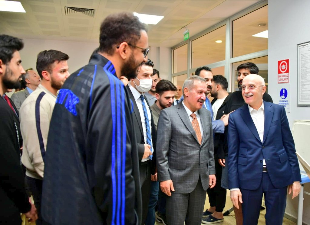 📍Gölbaşı Yurdu 

İçişleri Bakan Yardımcısı Prof. Dr. Tayyip Sabri Erdil ile Kredi Yurtlar Genel Müdürü Recep Ali Er mübarek #KadirGecesi 'nde yurdumuzu ziyaret ederek gençlerle birlikte iftar açtılar.

#Ramazan