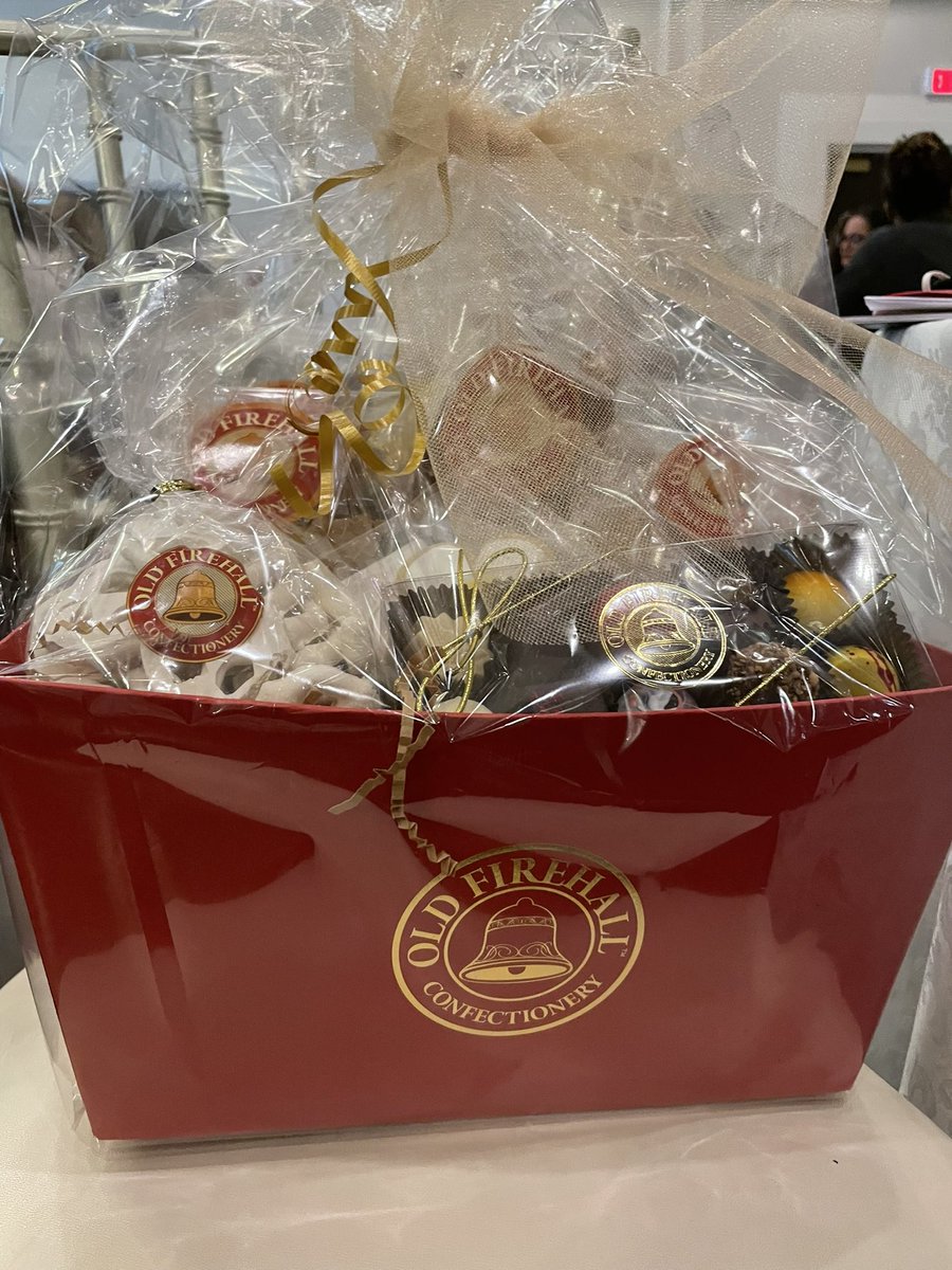 Shelley8022's tweet photo. Thank you for the beautiful basket donation to the PRP Women’s Leadership Symposium @OldFirehall_ #women #PRPwomensleadership #OwnYourDifferences https://t.co/eLDLOMLfx9