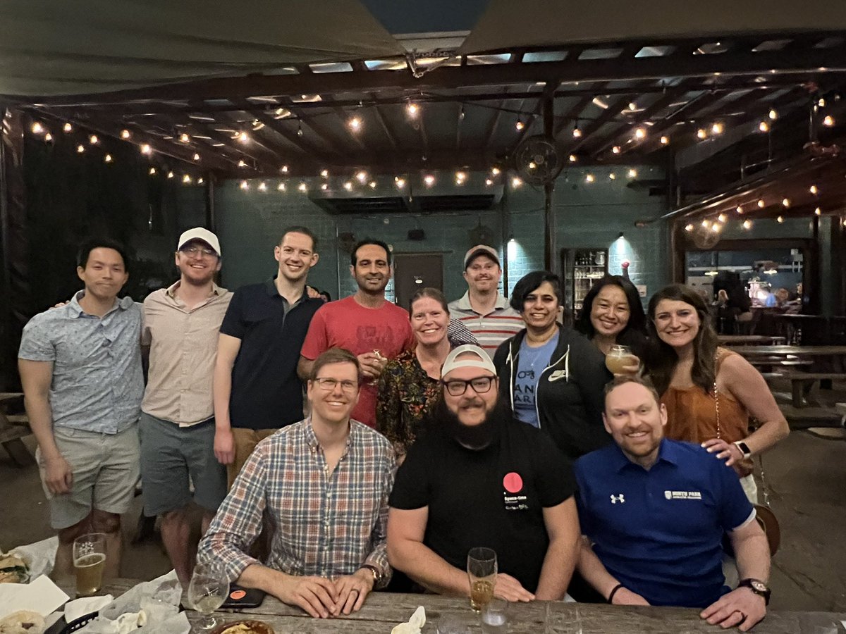 ResSportsMed's tweet photo. Alumni Reunion at #amssm2022 https://t.co/UHFLrGrPBP