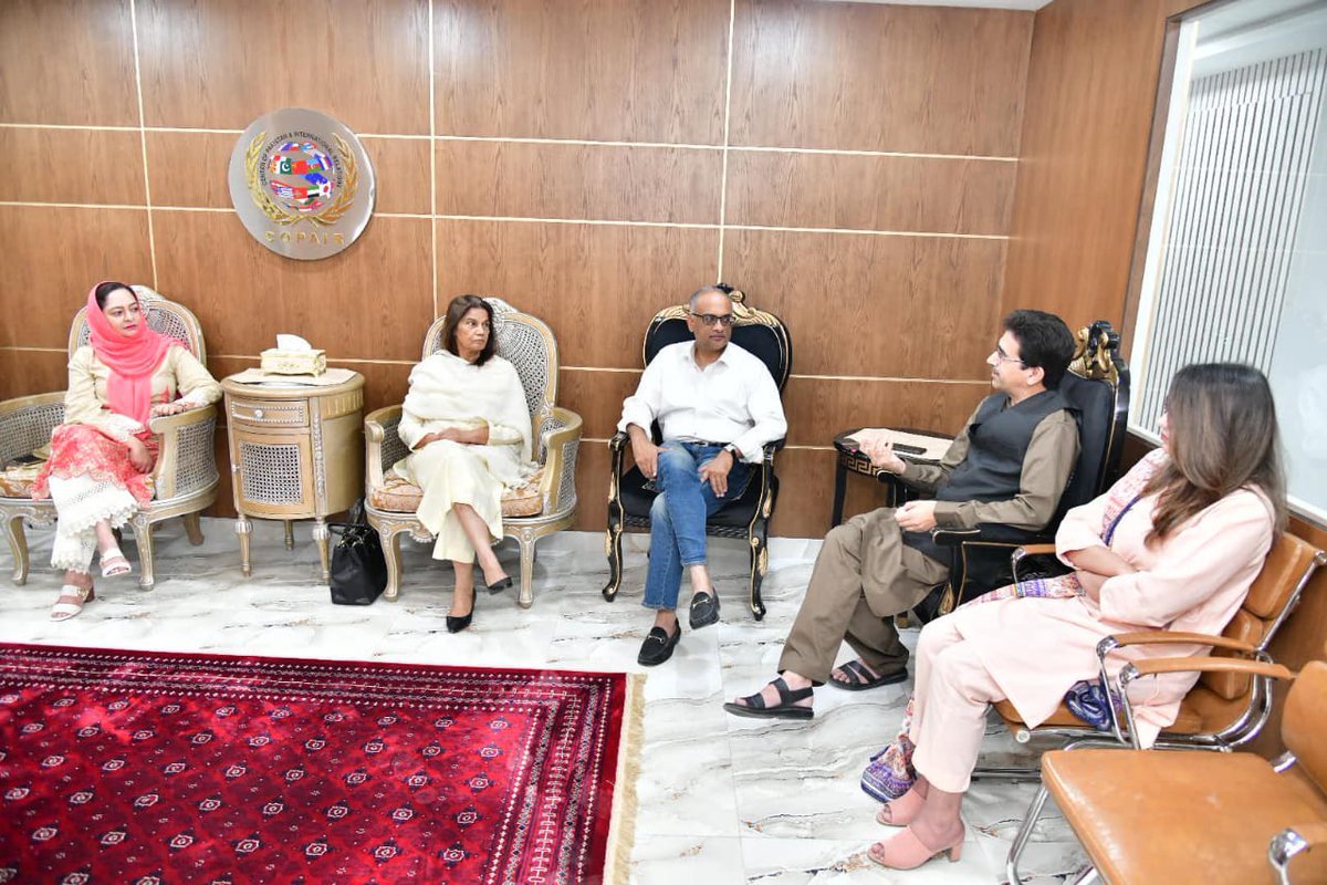 Asian_Telegraph's tweet photo. President @COPAIROfficial Amna Munawar Awan hosts Iftar dinner for Diplomats, Senior Academicians, Rtd Amb.Fauzia Nasreen, Prof Dr. @fayyaz_shabana,  @SyedAli78304182 ,  Prof. Dr Riaz Shad,  Dr. Rubina Waseem, NDU graced the occasion. @AmnaAwanAMGroup @AsmaKhalid_11 https://t.co/H7wFy04AWt