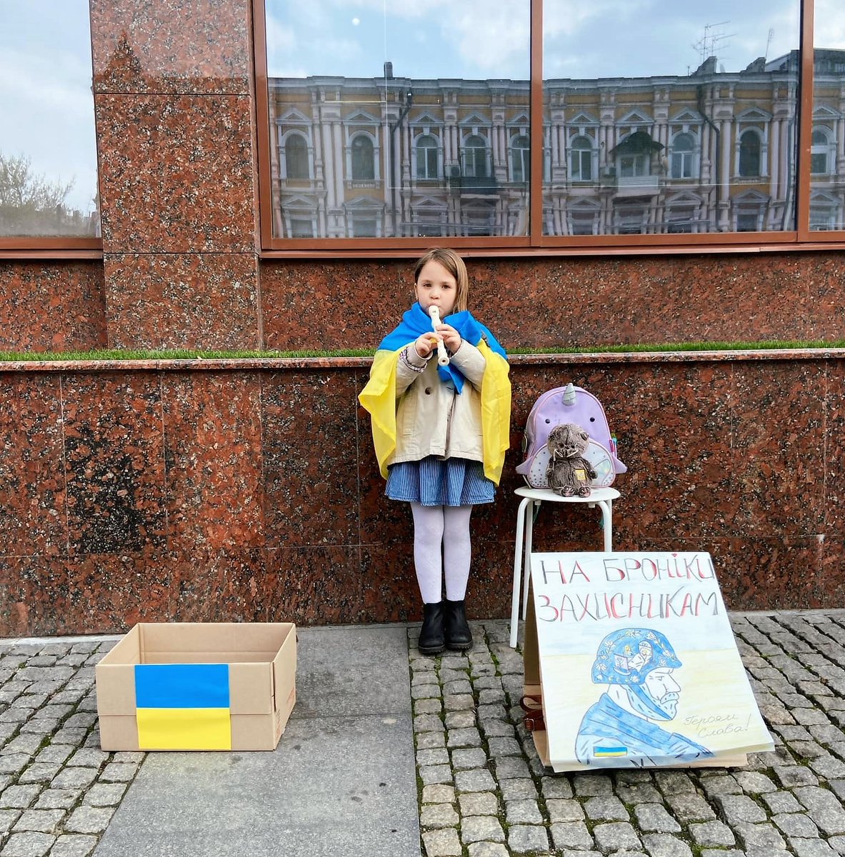KyivIndependent's tweet photo. ⚡️Six-year-old girl raises Hr 5,000 ($165) for Ukrainian military by playing flute on the street.

Solomiia Reut from Dnipro raised half the sum needed to buy one bulletproof vest, and her mother fundraised the other half on social media.

Photo: Sicheslavska Prosvita/Facebook https://t.co/Nf8bHekumh
