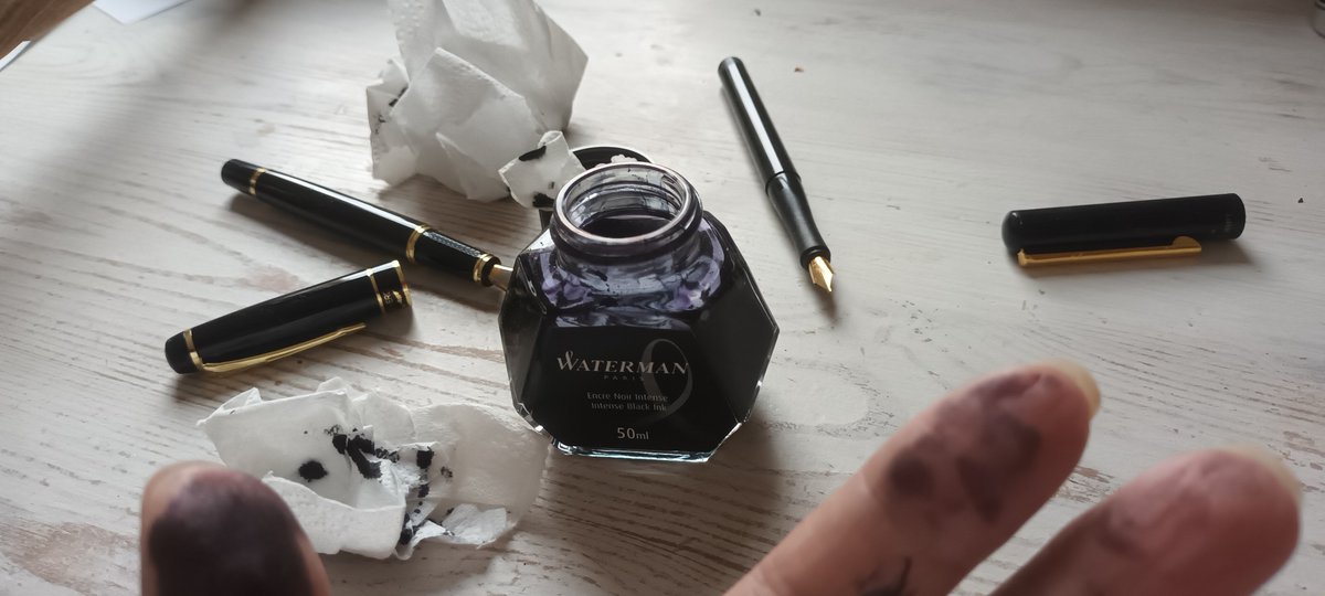 ElizabethArgyll's tweet photo. The joy of only using a fountain pen for writing and drawing. One pen has died on me.
#ink #fountainpen #stationery #WatermanInk #artistlife #InkProblems https://t.co/UQliZCG7NY