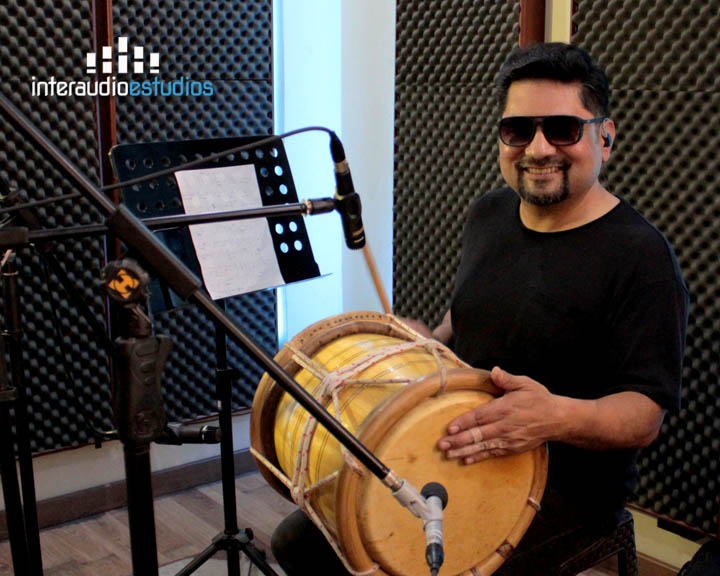 interaudioGT's tweet photo. Grabando percusiones con Mynor Garcia #percusión #Guatemala #Hay_algo_en_mi #EstuardoFranco #InteraudioEstudios #PabloYojcom 🇬🇹🇬🇹🇬🇹 @midipablo https://t.co/BO8ThogTUi