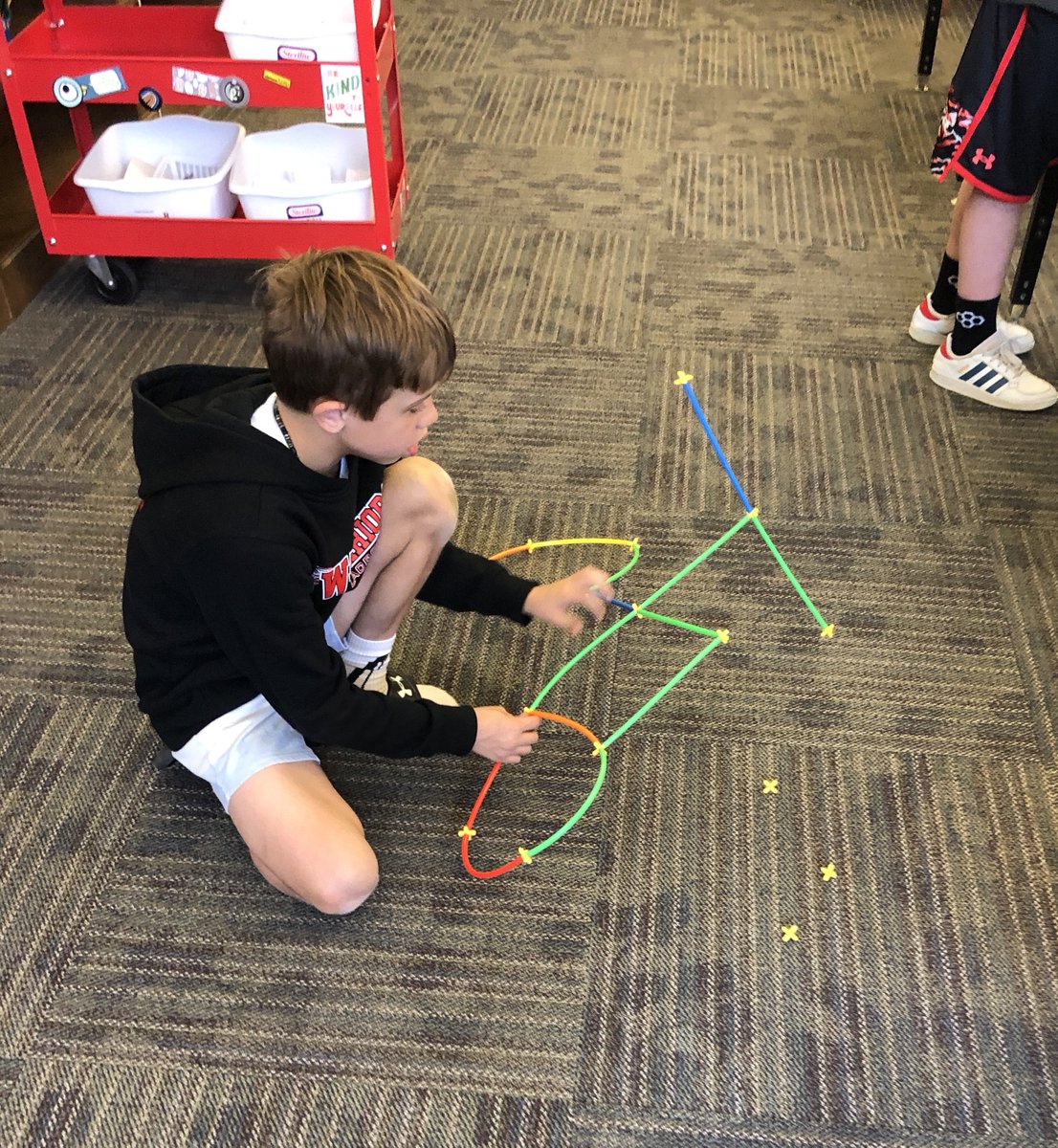 AnneBozievich's tweet photo. Building a bicycle out of straws! #STEAMintheLibrary https://t.co/fCJQtM2pzj