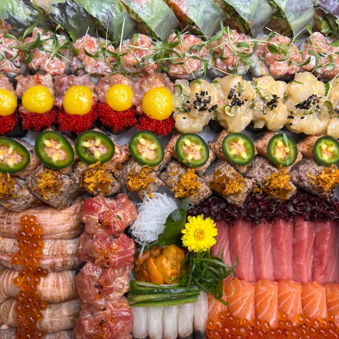 ShinkaSushiBar's tweet photo. Feed your sushi obsession with Shinka Sushi Bar. 😊
#Sushi #Sushichef #Chef #JapaneseFood #Gourmet #Sushilovers #Foodart #Sushiart #Foodlovers #Ottawa #OttawaCanada #Sushiaddict #Foodphotgraphy #Foodies #Sashimi #Nigiri #Maki #Ottawasushi #Gourmetsushi #downtownottawa #cheflife https://t.co/Op8nY7pYVt