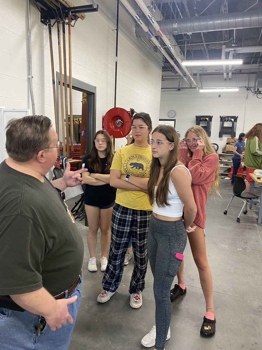 Julia McClannon tweet media