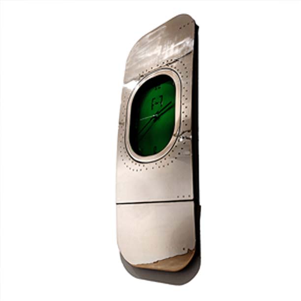 Airbus A320 Slim Line Fuselage Clock. Available to buy on our online store now. 

#avgeek #clock #wallclock #pilot #gift #interiordesign #uniquegift