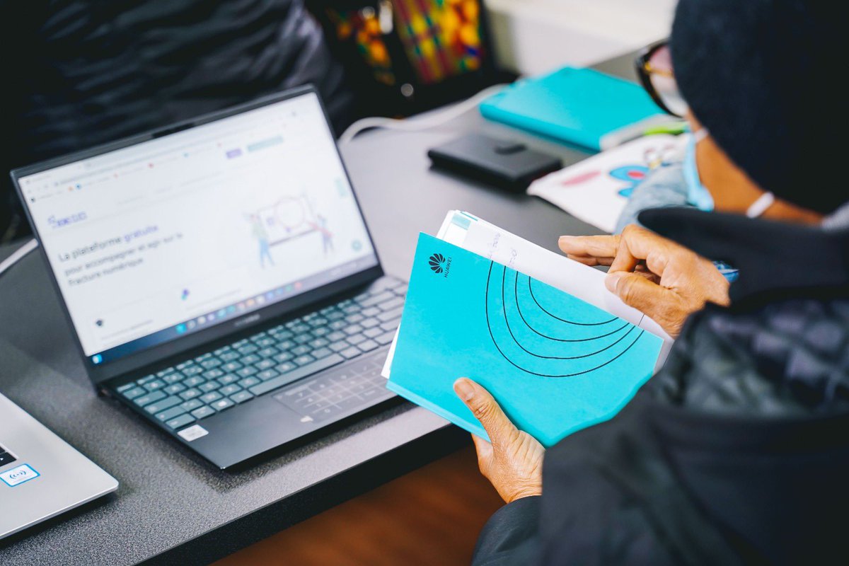 Merci à <a href="/GGarestier/">Grégory Garestier</a>, maire de <a href="/VilleMaurepas/">Maurepas (officiel)</a> et <a href="/auroreberge/">Aurore Bergé</a>, députée des Yvelines pour leur accueil.🤝Depuis 8 jours à Maurepas, le #DigiTruck a proposé à plus de 100 apprenants des #formations gratuites au #numérique. Elles se poursuivent jusqu'à vendredi avec <a href="/WeTechCareORG/">WeTechCare</a>.💻