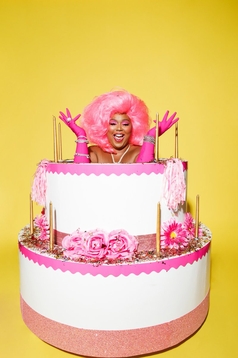 lizzo's tweet image. BDAY GRRRL!