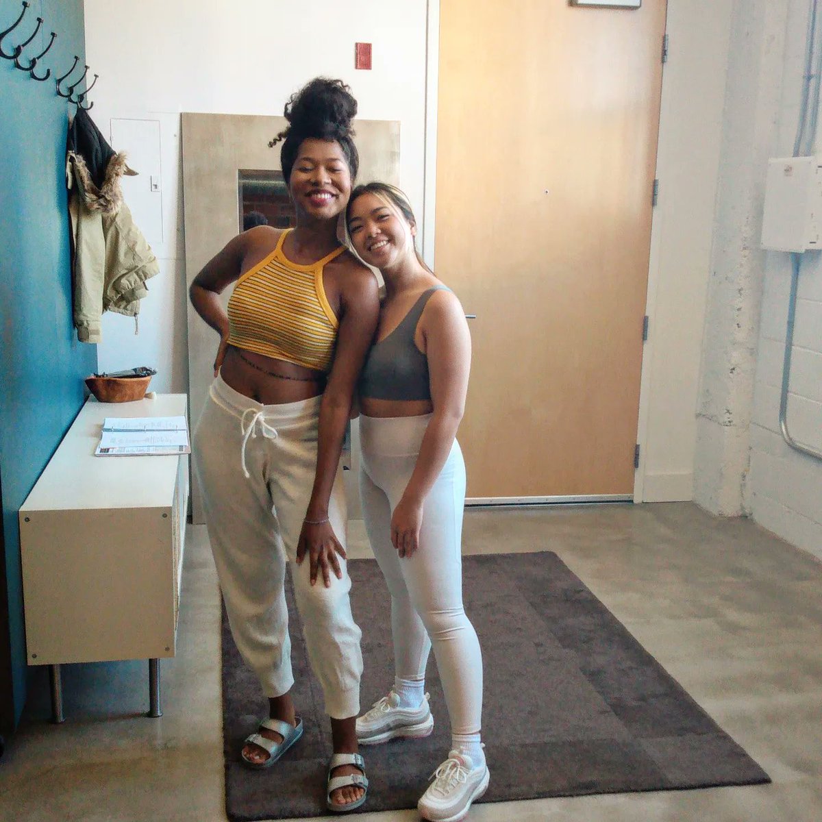 ItsNotYouWS's tweet image. Lexi (Ashlee Loree) wouldn't be able 2 make it thru all those friend dates w/o her awesome roommate by her side, Gia (Nara Yang). 

These 2 women were the perfect duo 2 kick off production. It was their first time in such a major roles!

Season 1 kicks off on YouTube May 15th!