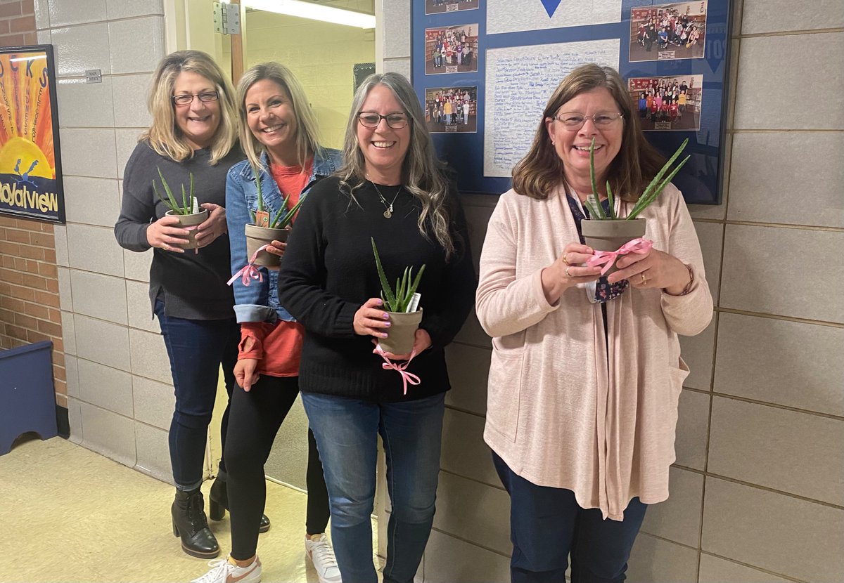 Happy Administrative Professionals’ Day to our Fab Four!  Thank you for all you do each and every day for all of us here at Royalview!  We ❤️ u!
#weschools