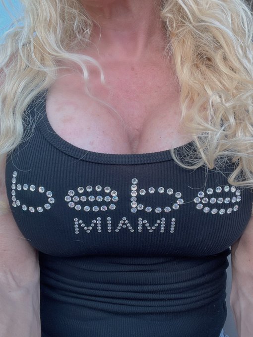I arrived in Miami~ I will be in Lauderdale today through Saturday! I look forward to seeing everyone<a href="/tag/fitchick"class="tags"><span>#fitchick</span></a><a href="/tag/bookings"class="tags"><span>#bookings</span></a><a href="/tag/sessiongirls"class="tags"><span>#sessiongirls</span></a><a href="/tag/muscularwo"class="tags"><span>#muscularwo</span></a>